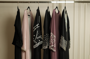 The Timeless Elegance of the Abaya: A Journey Through History and Modern Trends