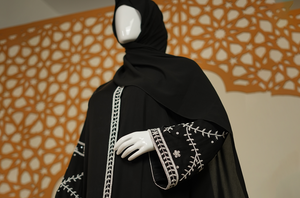 Embrace the Seasons: Styling Tips for Your Abayas and Hijabs Year-Round